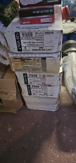 Free Florescent fixtures and bulbs