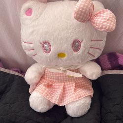 Hello Kitty Plushy