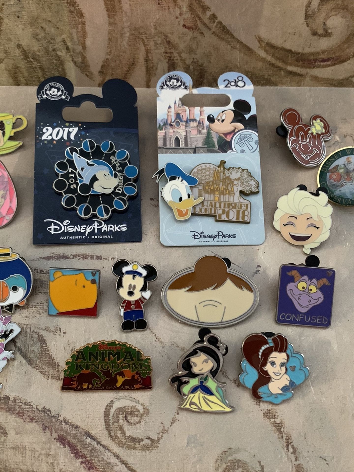 16 Disney Pins