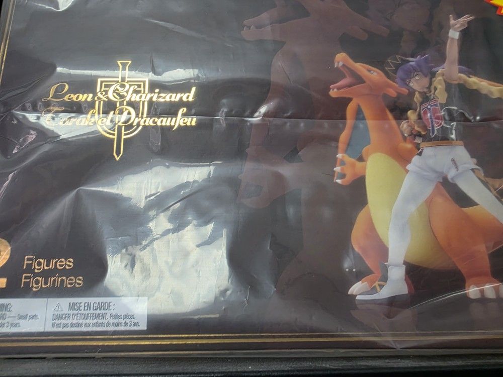 Pokemon Center Leon And Charizard Sculpture Figure