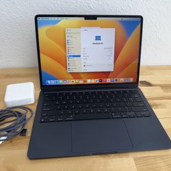 Apple MacBook Air 13” / M2