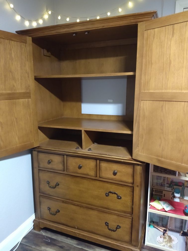 Beautiful cabinet with storage