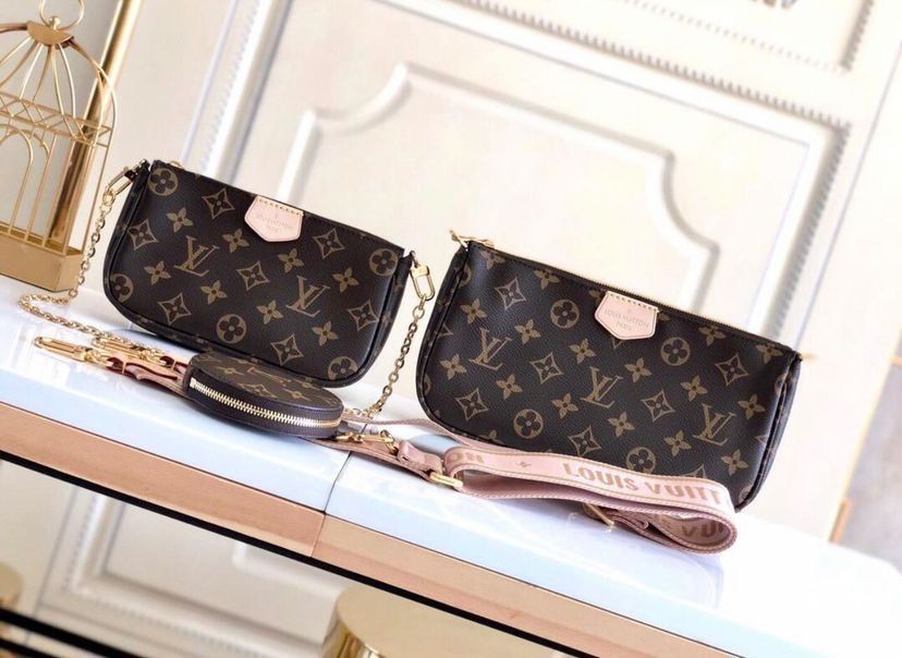 Louis Vuitton Girly Bag 💄