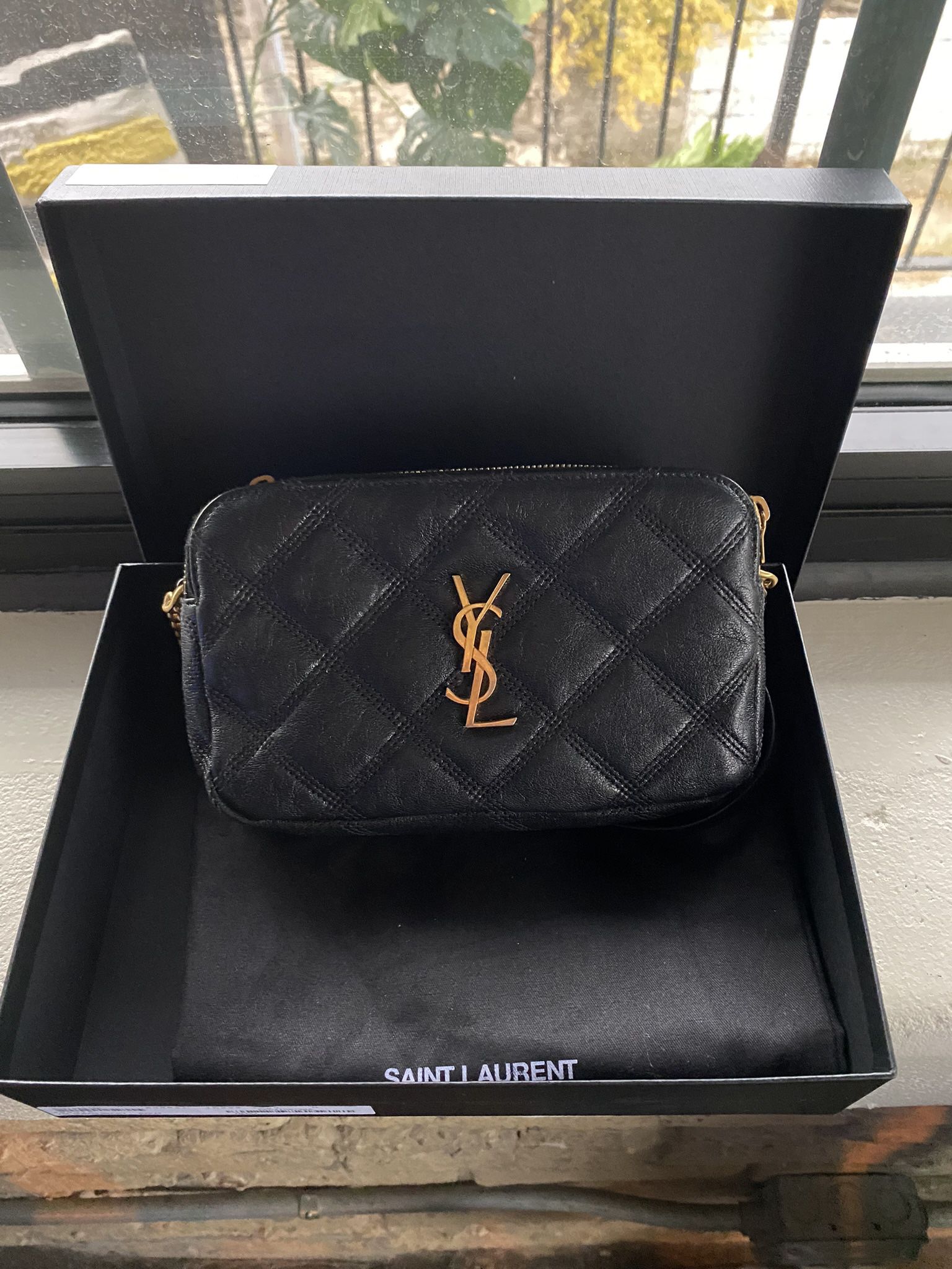 Authentic Saint Laurent Becky Diamond Quilted Leather Camera Bag for Sale  in Chicago, IL - OfferUp
