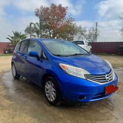 2014 Nissan Versa Note SV Hatchback 