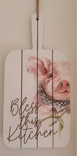 Pig pic on a cutting board