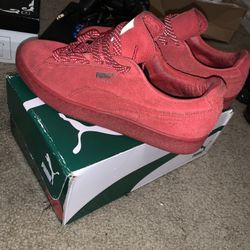 Red Pumas