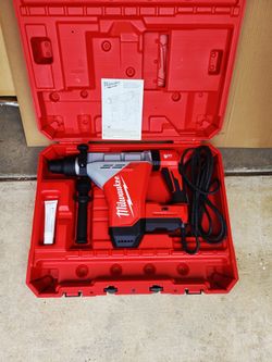 Milwaukee model #5518-21 1-3/4 in. SDS-MAX Rotary Hammer.(slightly Used like new 👍
