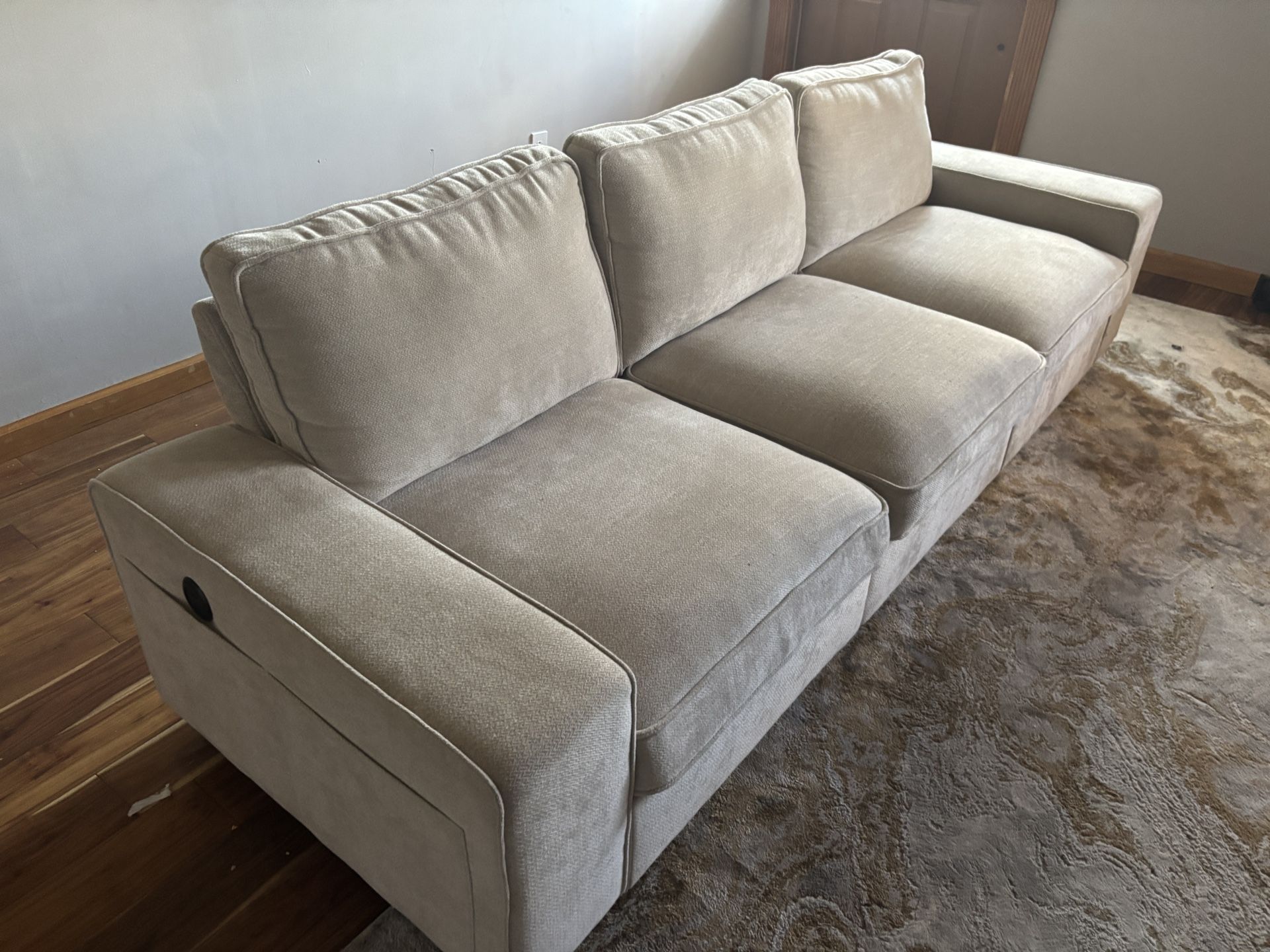 Light Beige 100’ Sofa