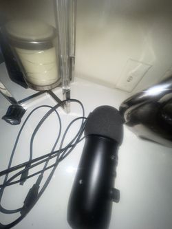 BLUE YETI MICROPHONE