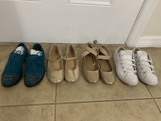 4 Pairs of shoes