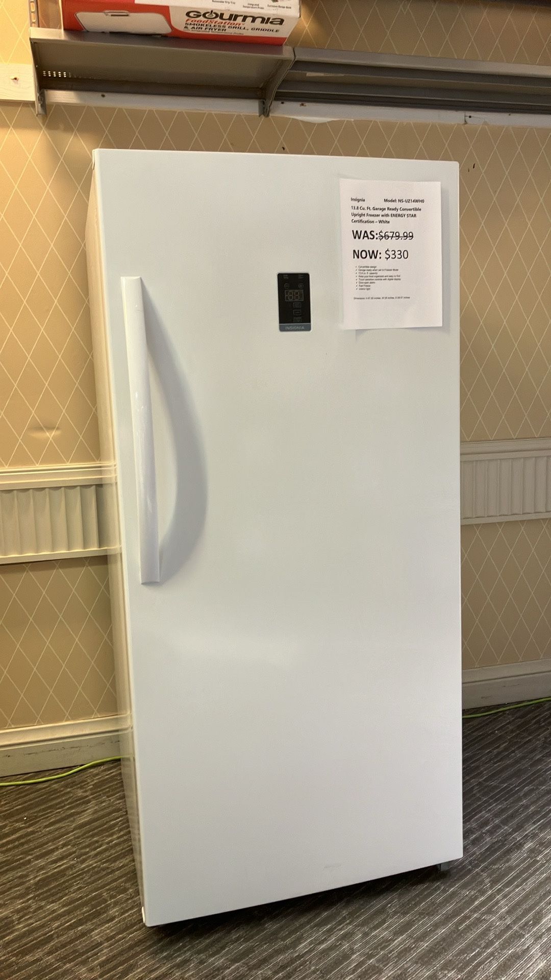 Insignia™ - 13.8 Cu. Ft. Garage Ready Convertible Upright Freezer with ENERGY STAR Certification - W