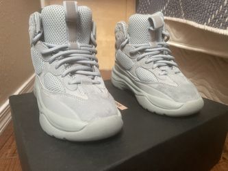 Yeezy Desert Boot Season 7