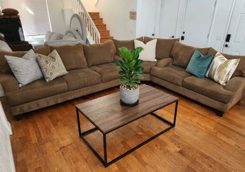 Ashley Furniture Extra-Large Sectional ExcellentCondition!