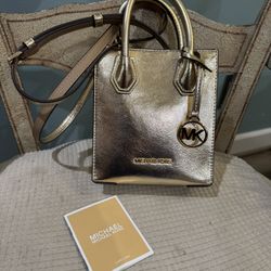 Michael Kors Mercer Extra Small Crossbody Purse Shoulder Handbag metallic Gold