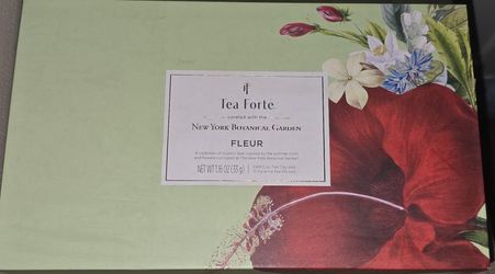 Tea Forte Fleur 3-Piece Premium Tea Gift Set with Pale Mint Green Cafe Cup with Lid, Tea Tray and 10 Assorted 2 of Each Variety Organic Handcrafted Py