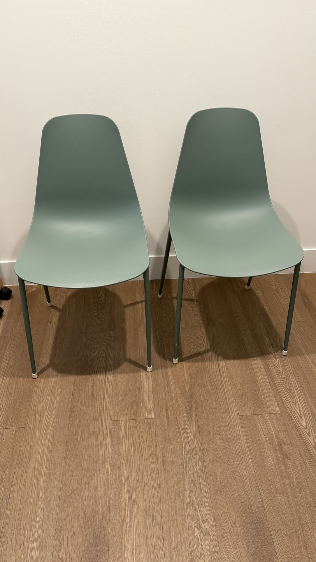 4 Dining Chairs (green and pink)