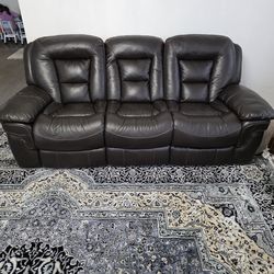 Hello, everyone. I want to sell my home sofa it is 3 piece, big size, like new No damage, and  scritch, thanks.