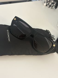 Givenchy Women’s GV Day Flattop Sunglasses