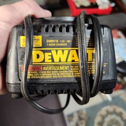 DeWalt DW9116 Charger 