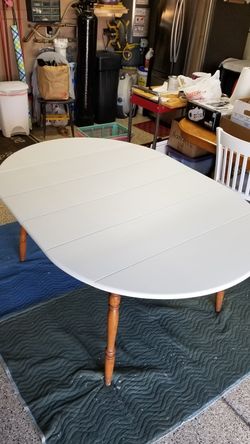 Kitchen Table and 2 chairs