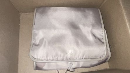 toiletry travel case
