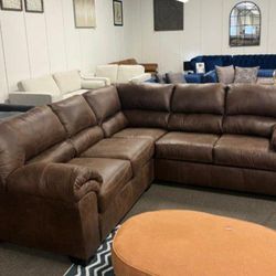 Bladen Coffee 2-Piece Sectional Couch 