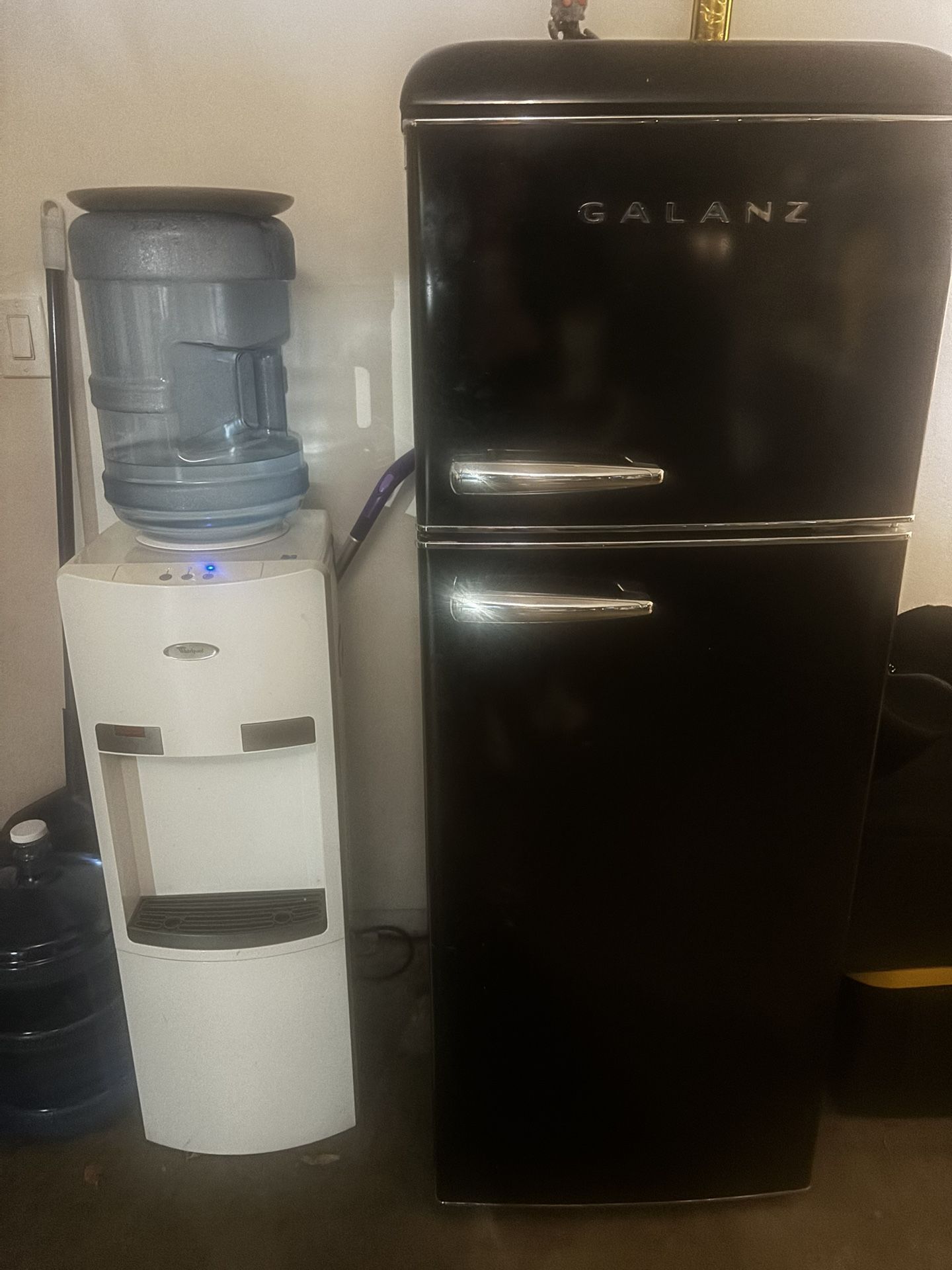 Galanz 4.6-Cu. Feet Mini Fridge with Freezer ( Vinyl black ) ENERGY STAR