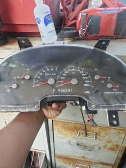 2003 Ford Instrument Cluster With Only 129,000 Miles