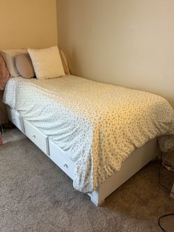 White - Twin XL Bed W/Mattress And Topper