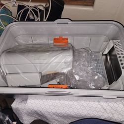 Brand New XL Stainless Steel Cat Litter Box with Enclosed Removable Top