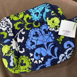 Vera Bradley - Disney Collection - Must Go!
