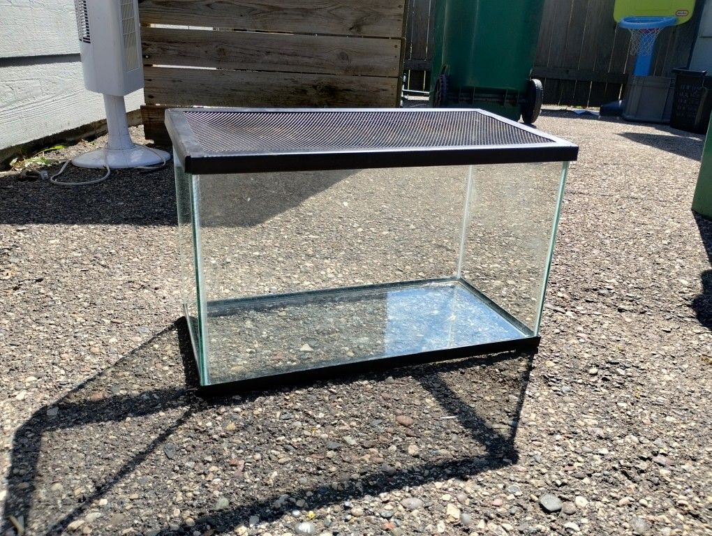10 Gallon Tank/Aquarium