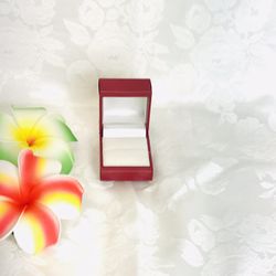 Deluxe gift box with gold trim