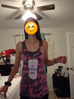 Sleevless graphic T