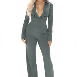 Fashion Nova Jumpsuit Size M