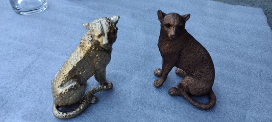 Cheetah Decorative Figures