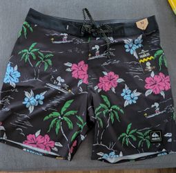 Quicksilver Peanuts Boardshorts Size 32