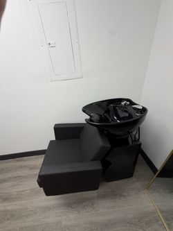 Black Salon Shampoo Bowl and Chair Unit