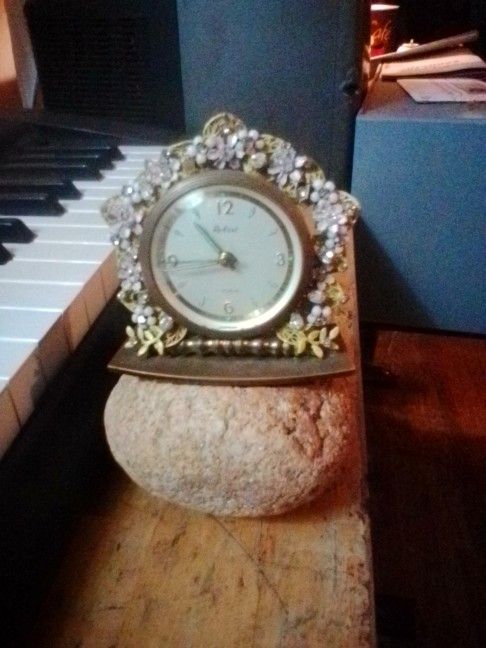Robert Bedside Windup Clock 7 Jewels