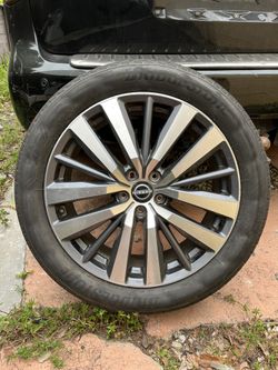 Nissan Armada Wheel Rim With Tire