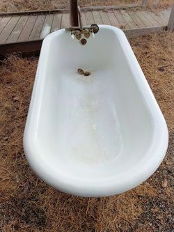 Antique 1929 Pacific Cast-Iron Clawfoot Bathtub