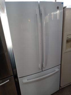 GE 33" white french door refrigerator - Free delivery
