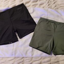Athletic/Yoga/Booty No Ride Shorts L