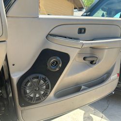 Silverado Sierra 99 To 2006 Door Panels With Speaker Tweeters New