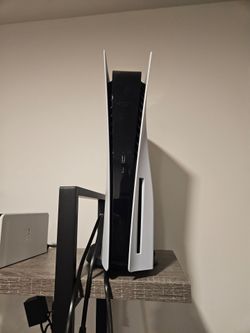 Playstation 5, 875GB Storage, with Horizon Forbidden West PS5, and Last of US 2 PS4