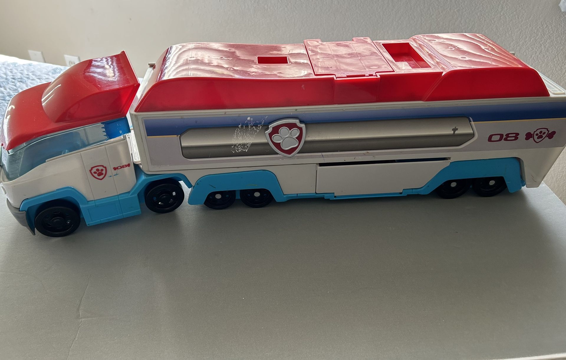 Paw Patrol Truck And Figurines