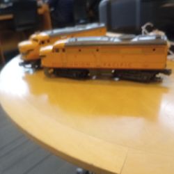 Lionel 2023 vintage O Union Pacific Alco AA and locomotive set