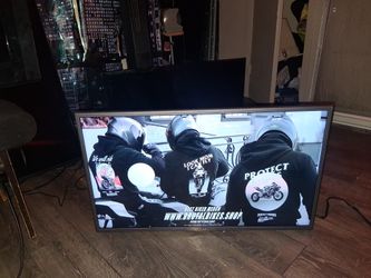 2 32" Flat-screen Tvs 