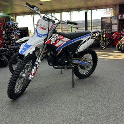 RR250 Dirt Bike ( Brand New $2,999) 